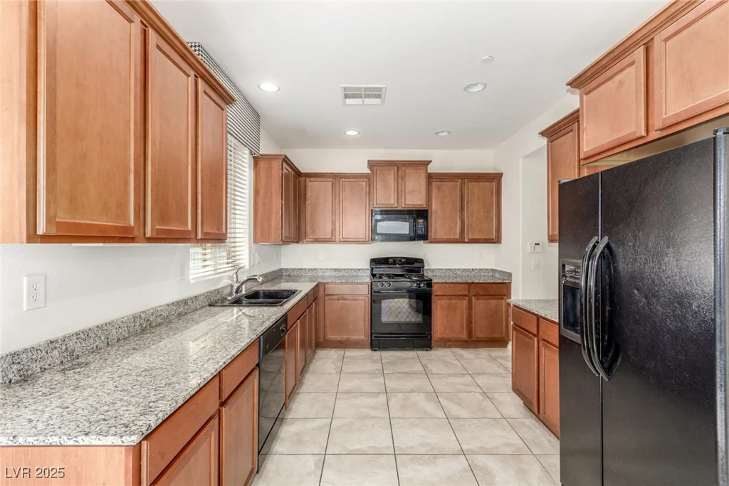 10221 Mayflower Bay, Las Vegas, NV 89166