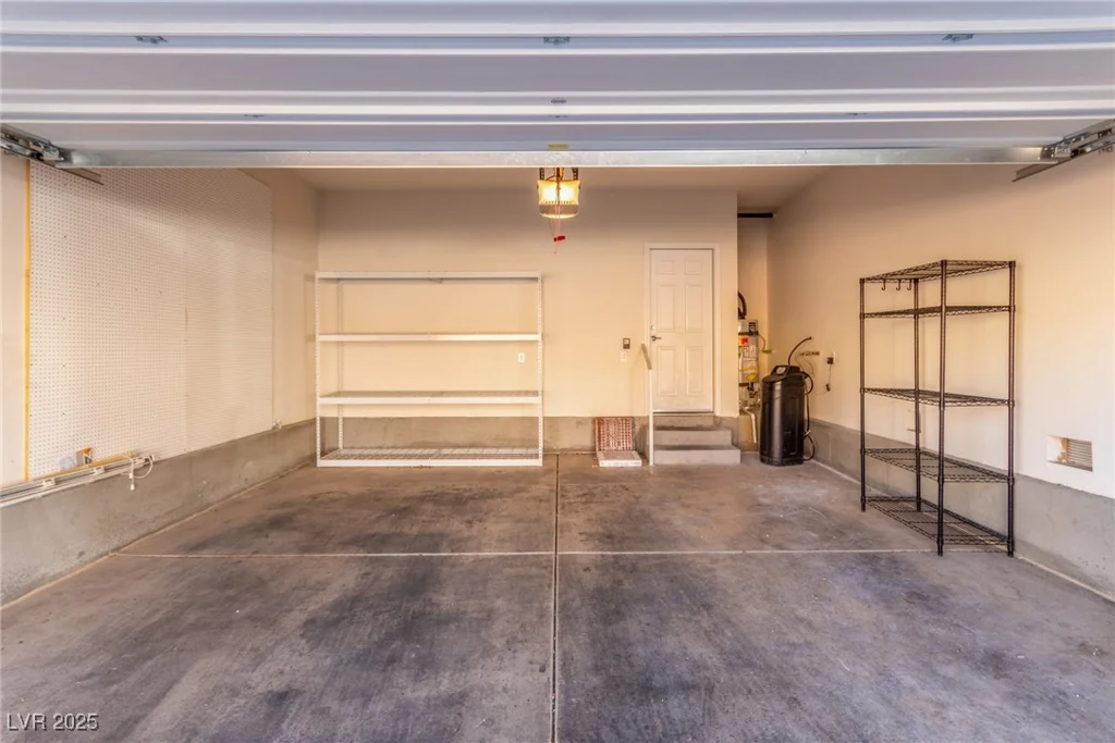 10221 Mayflower Bay, Las Vegas, NV 89166