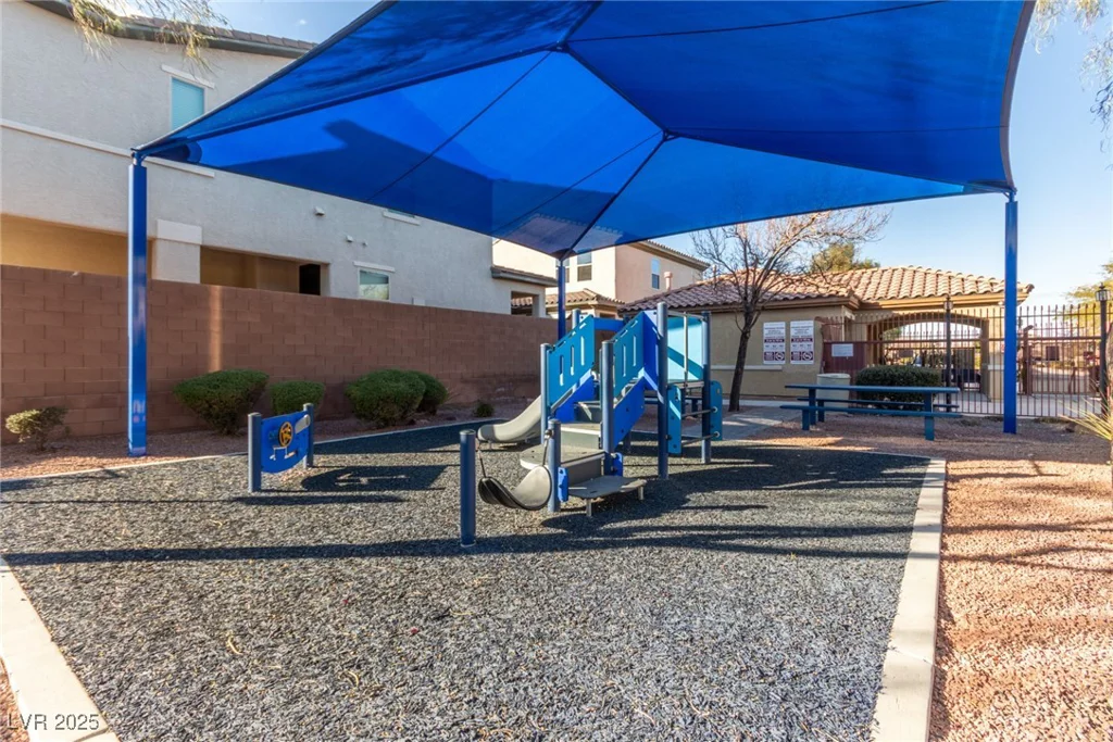 10221 Mayflower Bay, Las Vegas, NV 89166