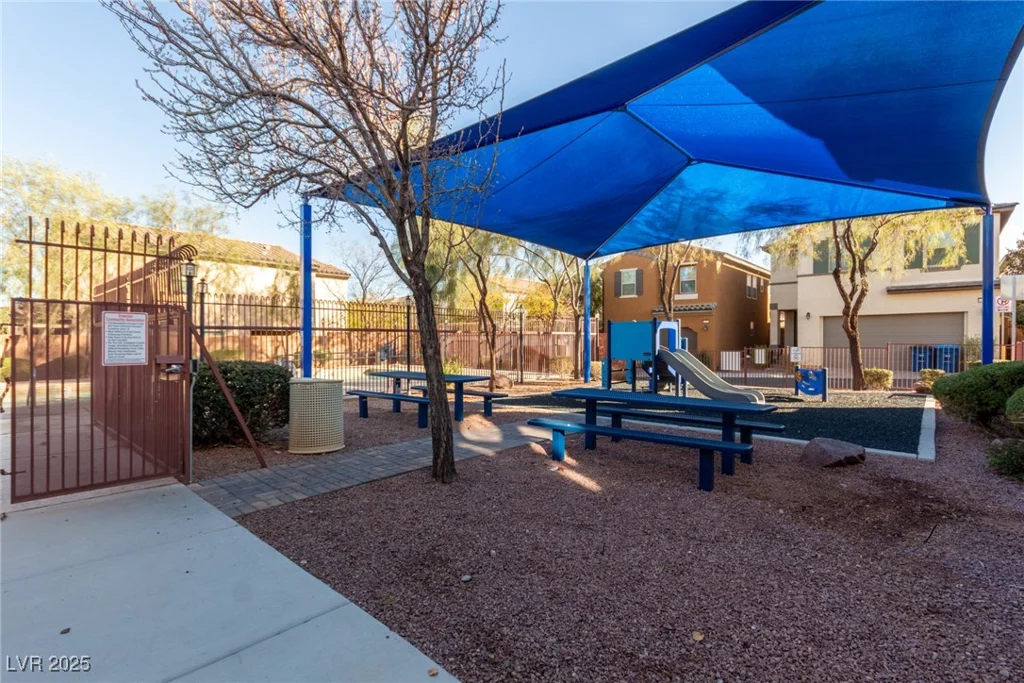 10221 Mayflower Bay, Las Vegas, NV 89166