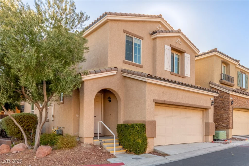 10221 Mayflower Bay, Las Vegas, NV 89166