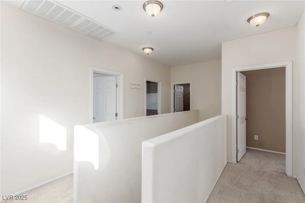 10221 Mayflower Bay, Las Vegas, NV 89166