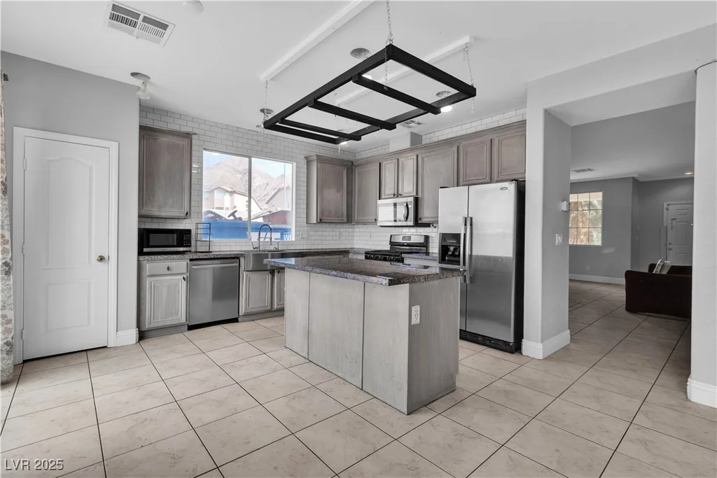 6588 Aldergate, Las Vegas, NV 89110