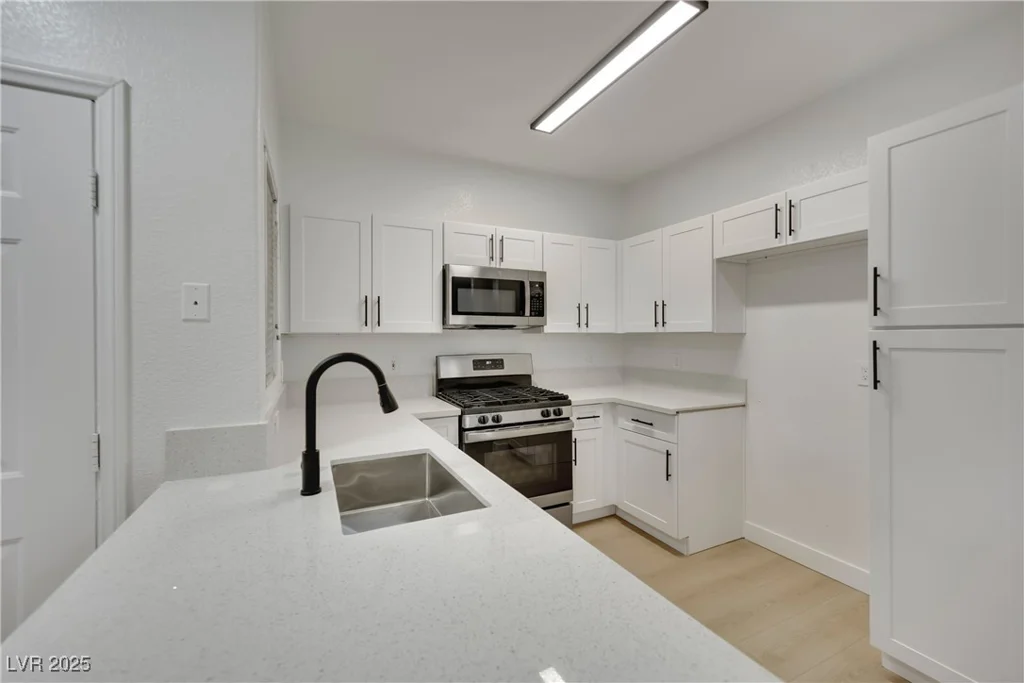 855 Stephanie, Henderson, NV 89014