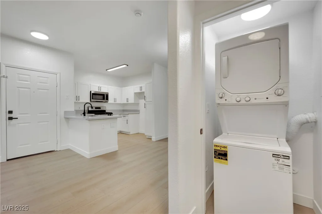 855 Stephanie, Henderson, NV 89014