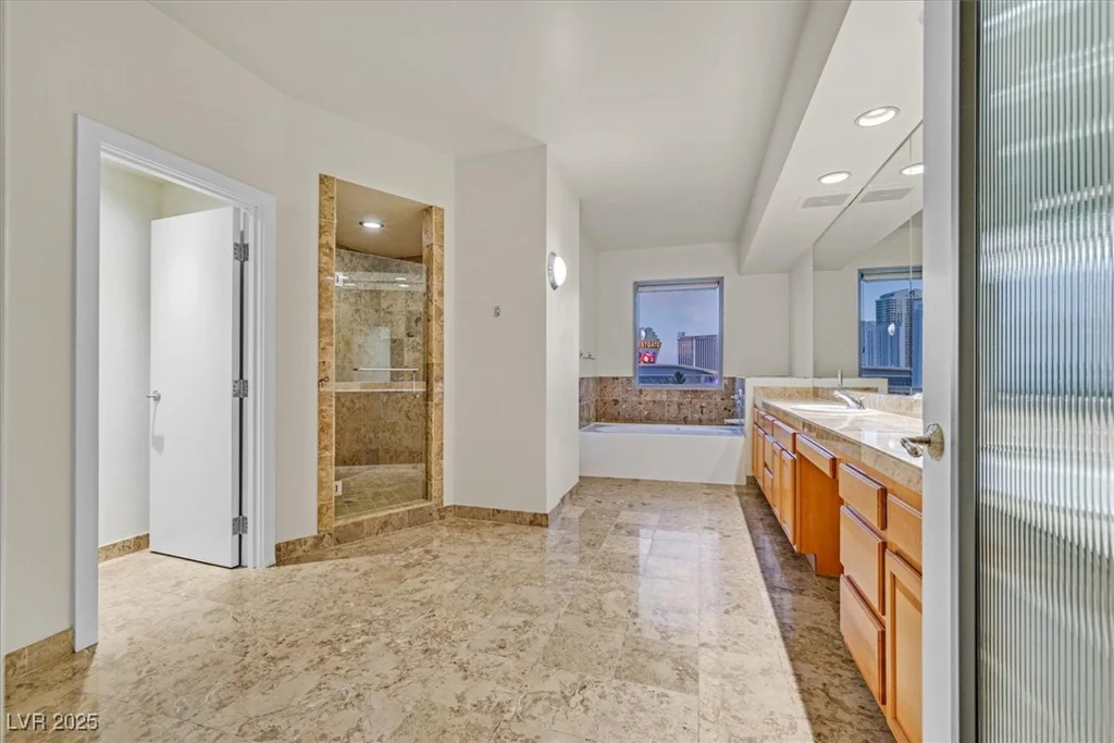 360 Desert Inn, Las Vegas, NV 89109