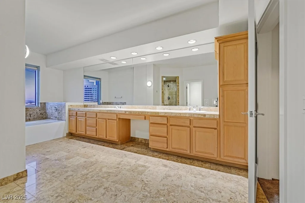 360 Desert Inn, Las Vegas, NV 89109