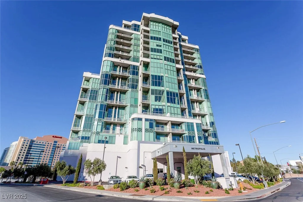 360 Desert Inn, Las Vegas, NV 89109