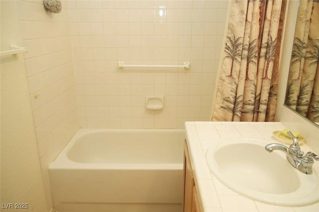 7950 Flamingo, Las Vegas, NV 89147