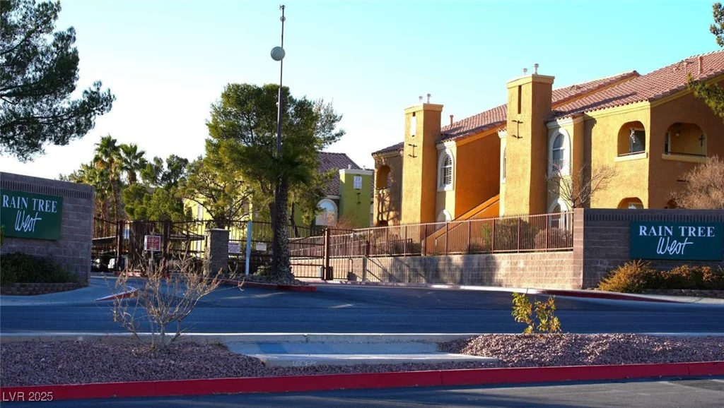 7950 Flamingo, Las Vegas, NV 89147