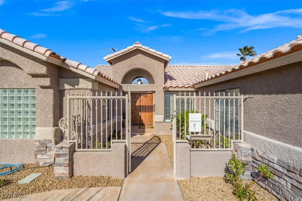 6316 Canyon Ridge, Las Vegas, NV 89108
