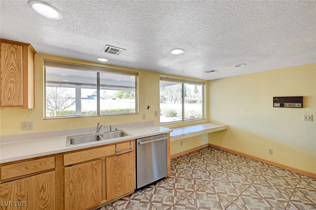 3716 Torrey Pines, Las Vegas, NV 89108