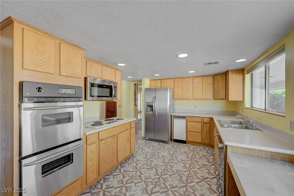 3716 Torrey Pines, Las Vegas, NV 89108