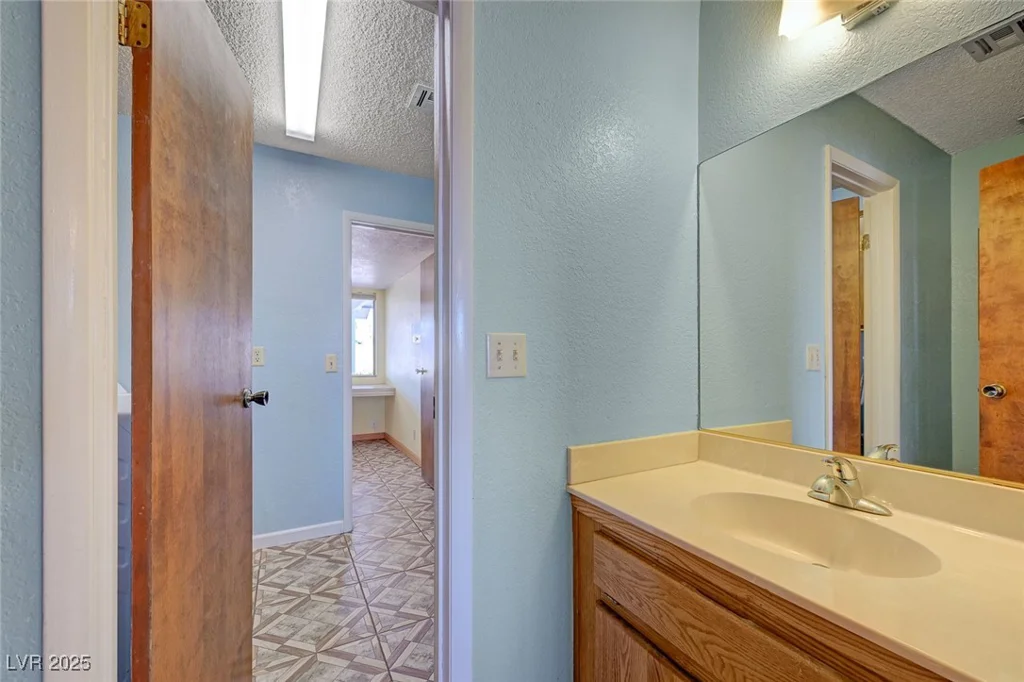 3716 Torrey Pines, Las Vegas, NV 89108