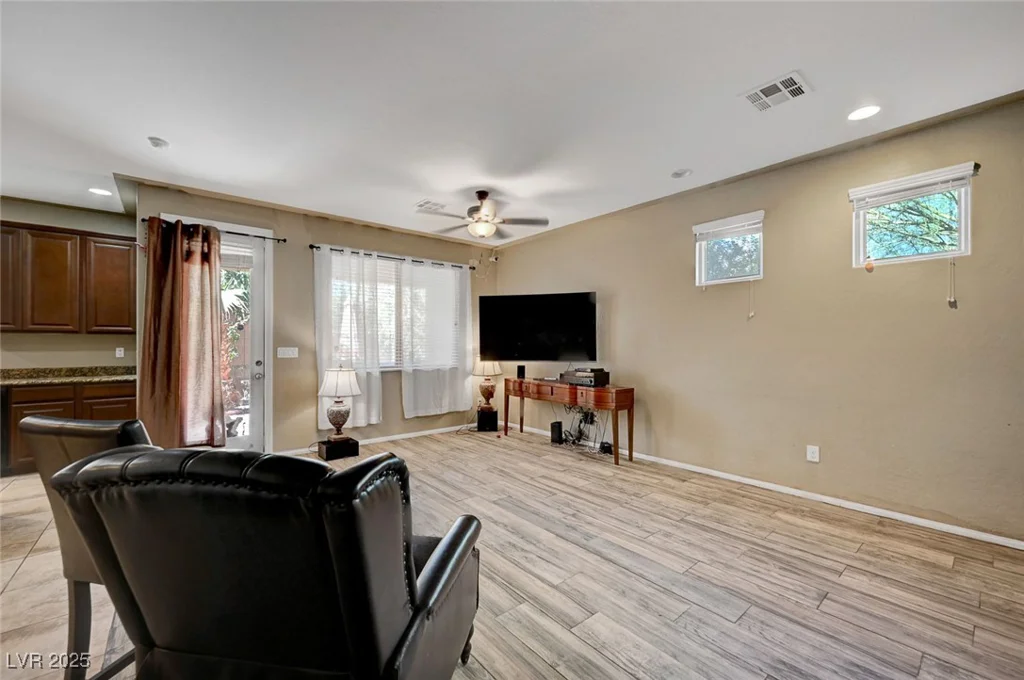 5465 Buckeye Lake, Las Vegas, NV 89122