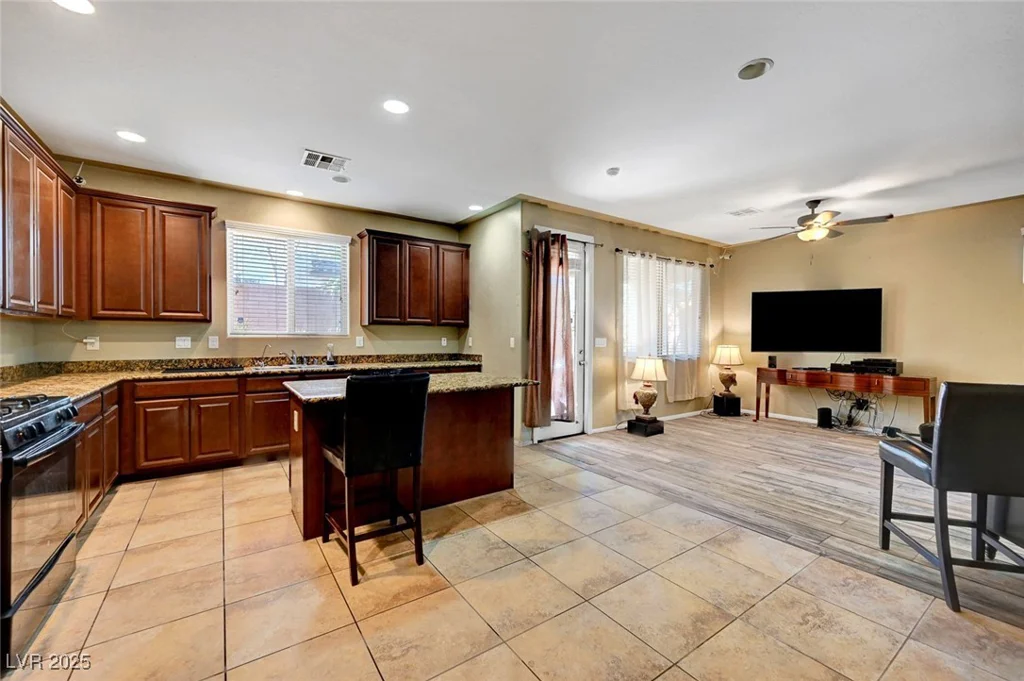5465 Buckeye Lake, Las Vegas, NV 89122