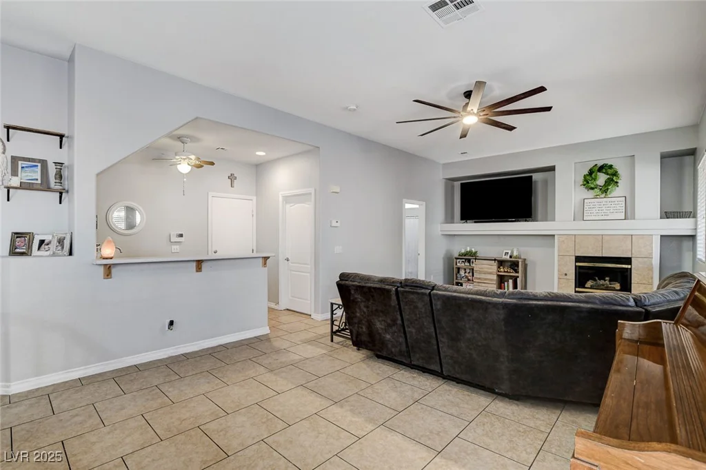 7549 Splashing Rock, Las Vegas, NV 89131