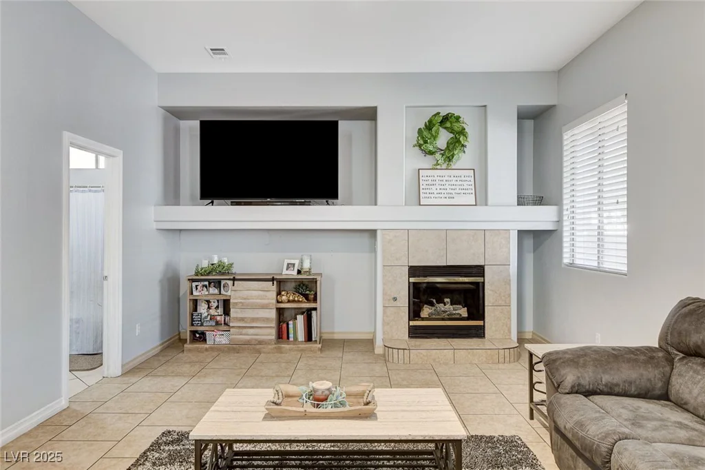 7549 Splashing Rock, Las Vegas, NV 89131