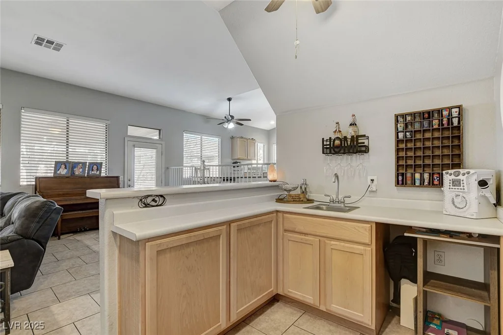 7549 Splashing Rock, Las Vegas, NV 89131
