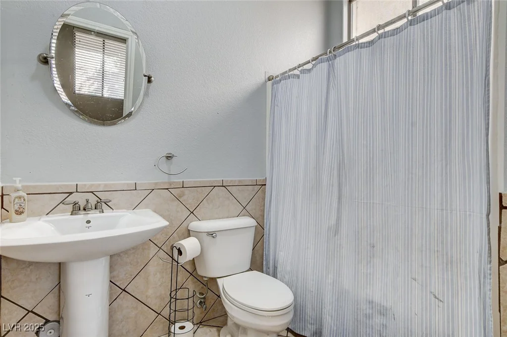 7549 Splashing Rock, Las Vegas, NV 89131
