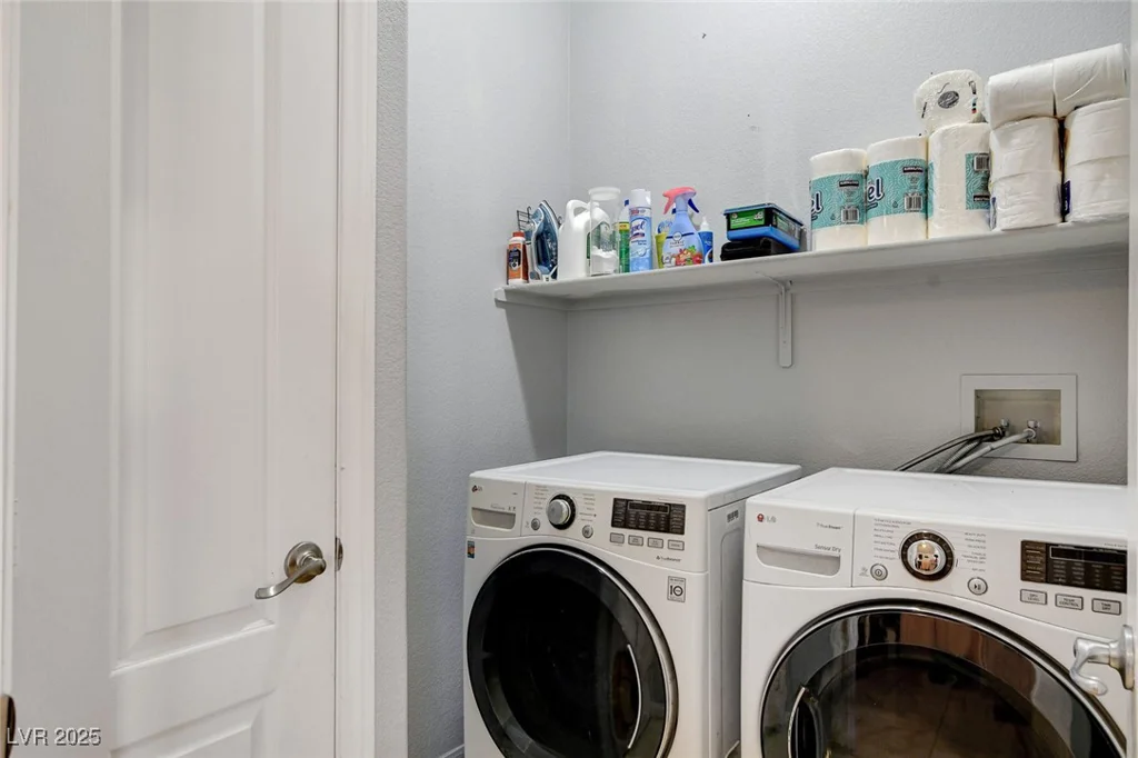 7549 Splashing Rock, Las Vegas, NV 89131