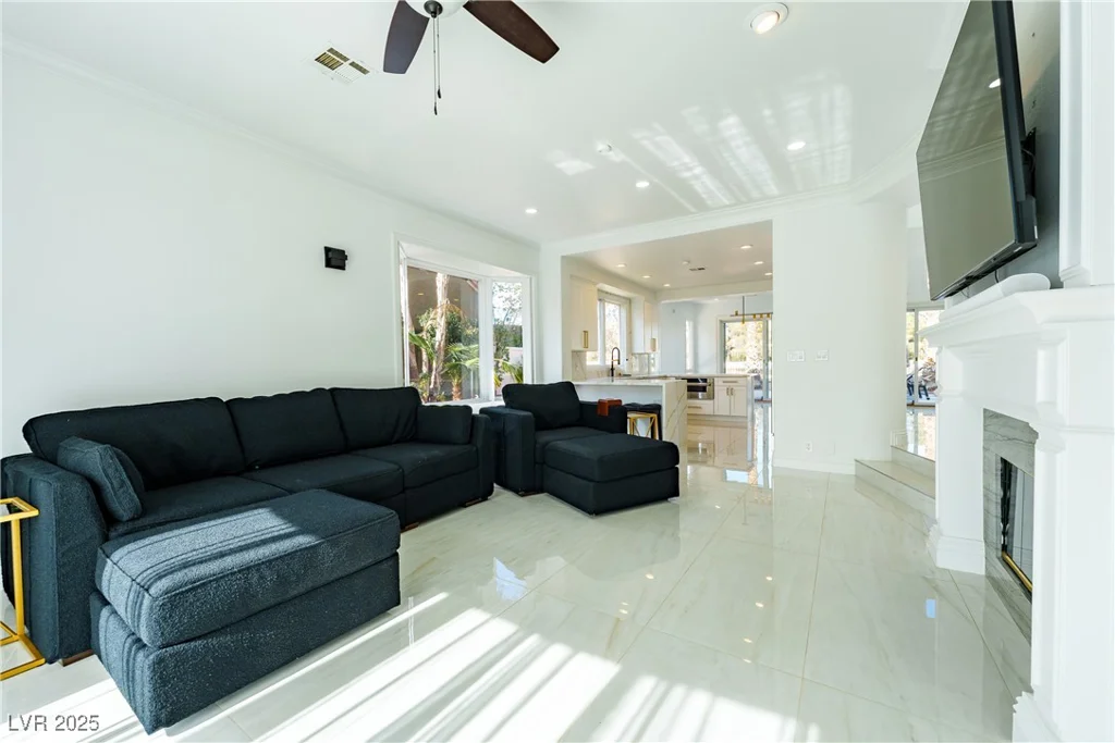 8208 Horseshoe Bend, Las Vegas, NV 89113