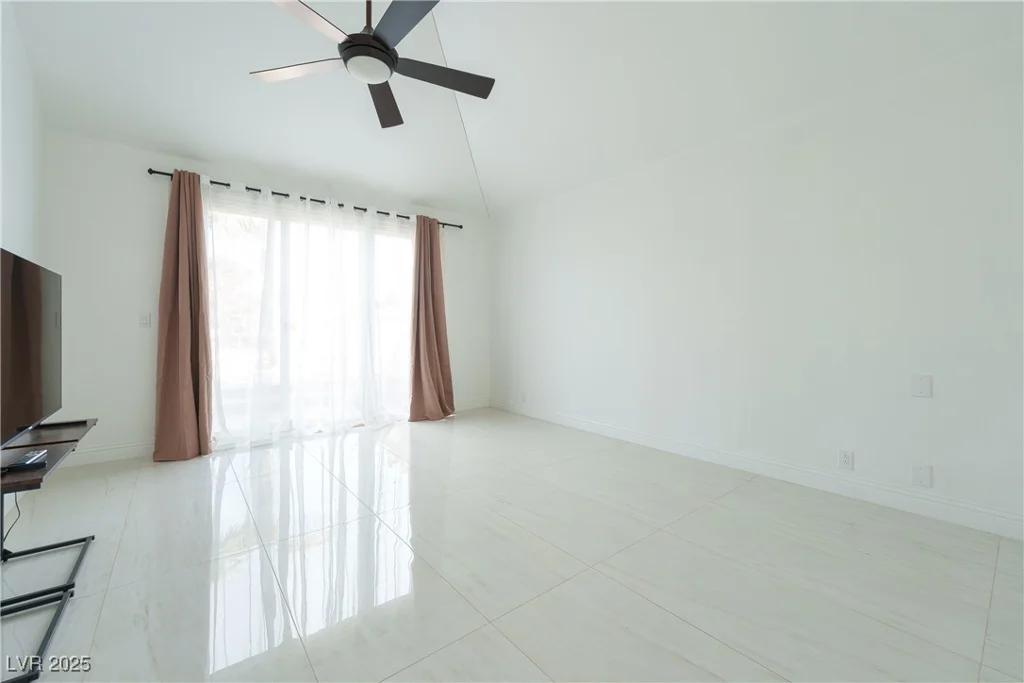 8208 Horseshoe Bend, Las Vegas, NV 89113