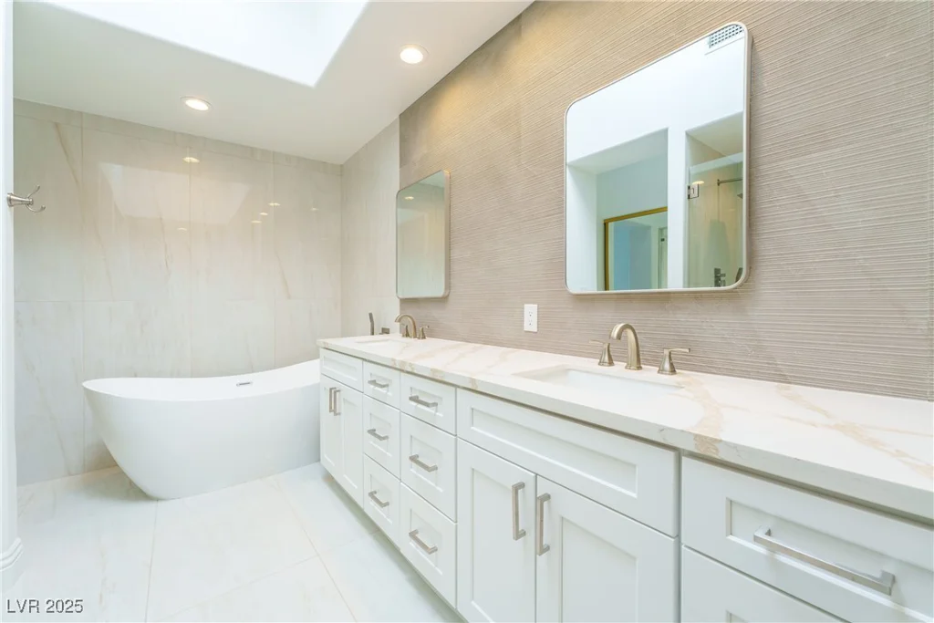 8208 Horseshoe Bend, Las Vegas, NV 89113