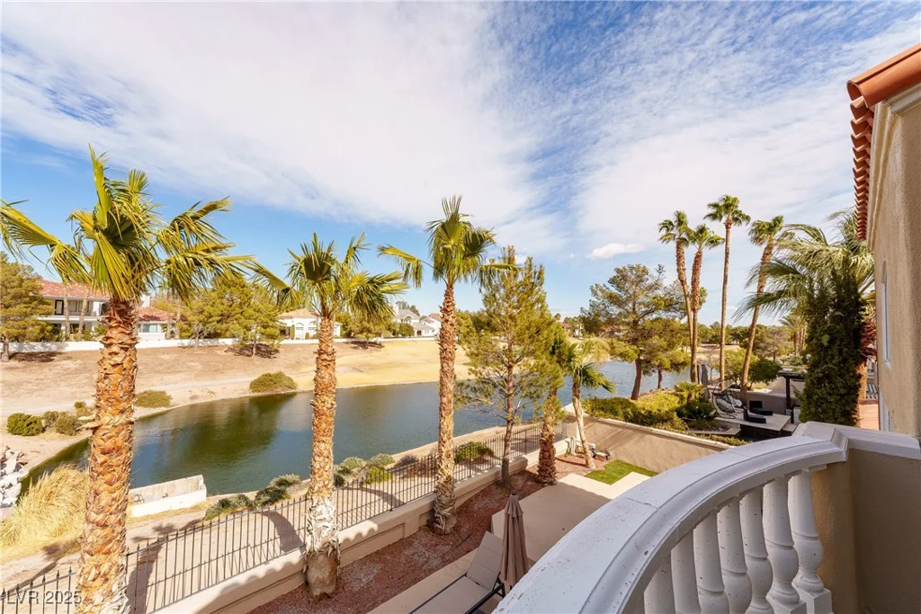 8208 Horseshoe Bend, Las Vegas, NV 89113