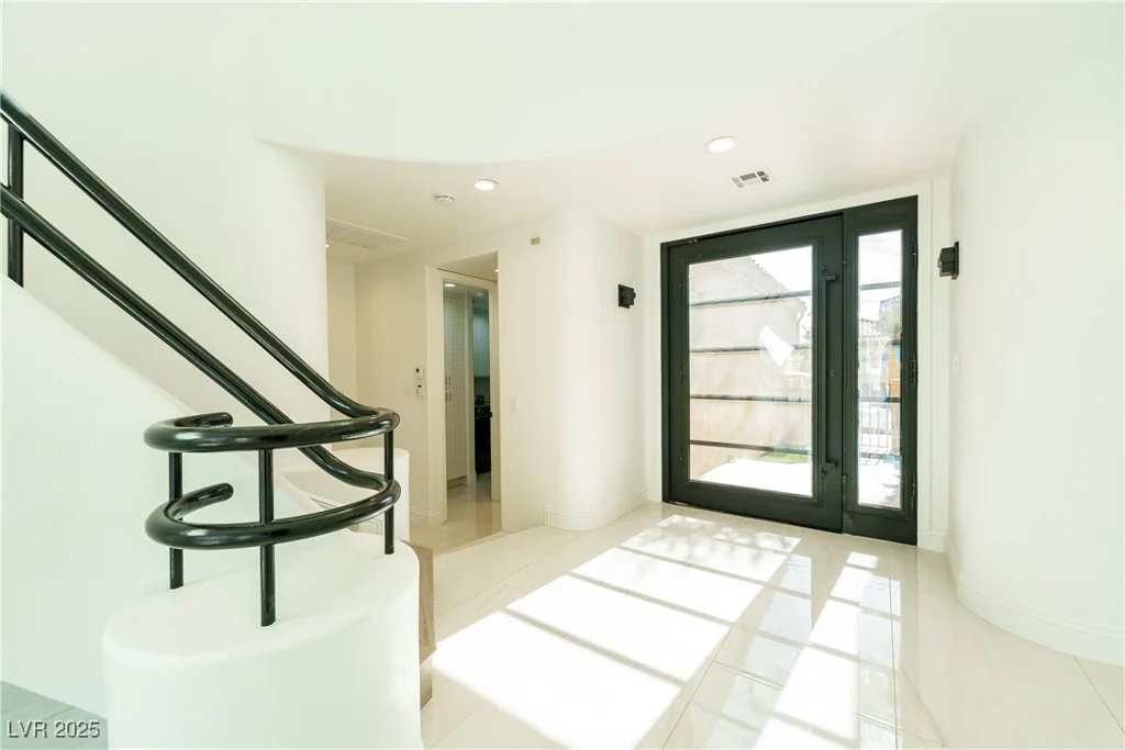 8208 Horseshoe Bend, Las Vegas, NV 89113