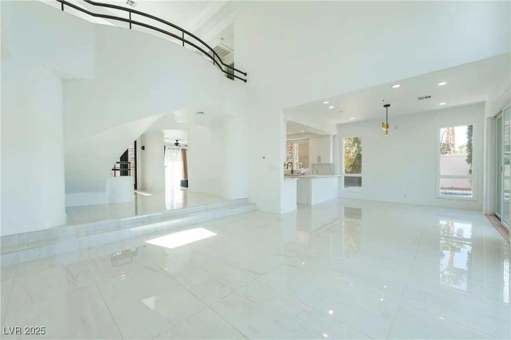 8208 Horseshoe Bend, Las Vegas, NV 89113