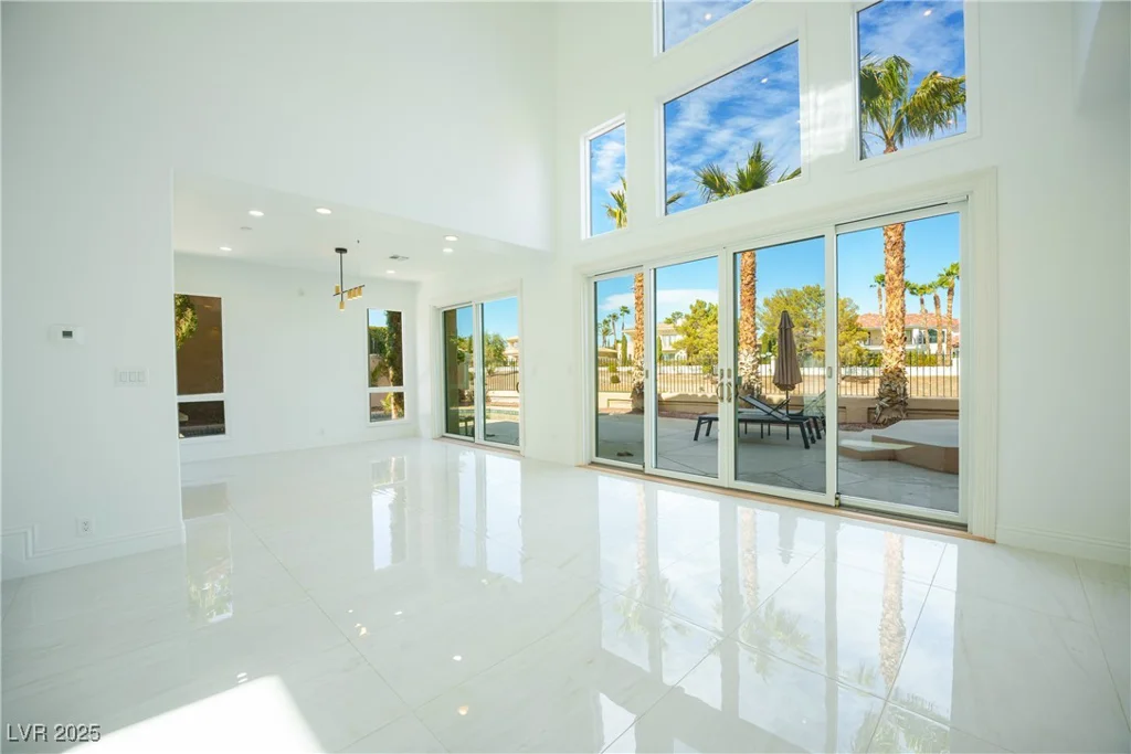 8208 Horseshoe Bend, Las Vegas, NV 89113