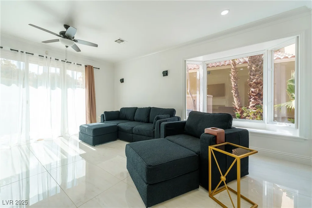 8208 Horseshoe Bend, Las Vegas, NV 89113