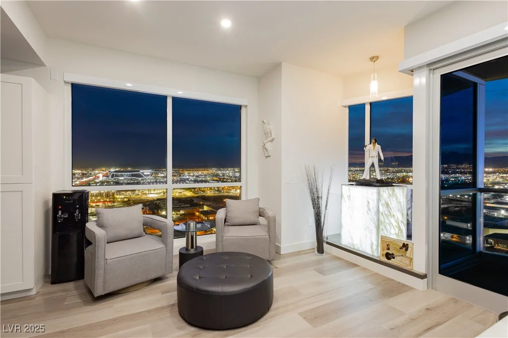 4575 Dean Martin, Las Vegas, NV 89103