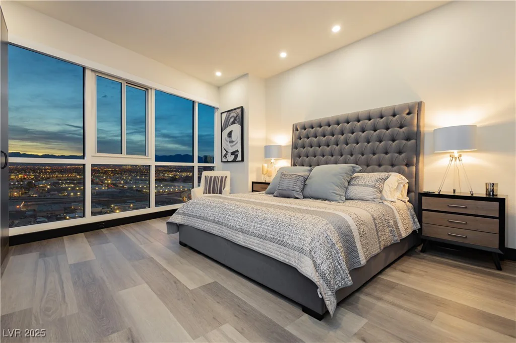 4575 Dean Martin, Las Vegas, NV 89103