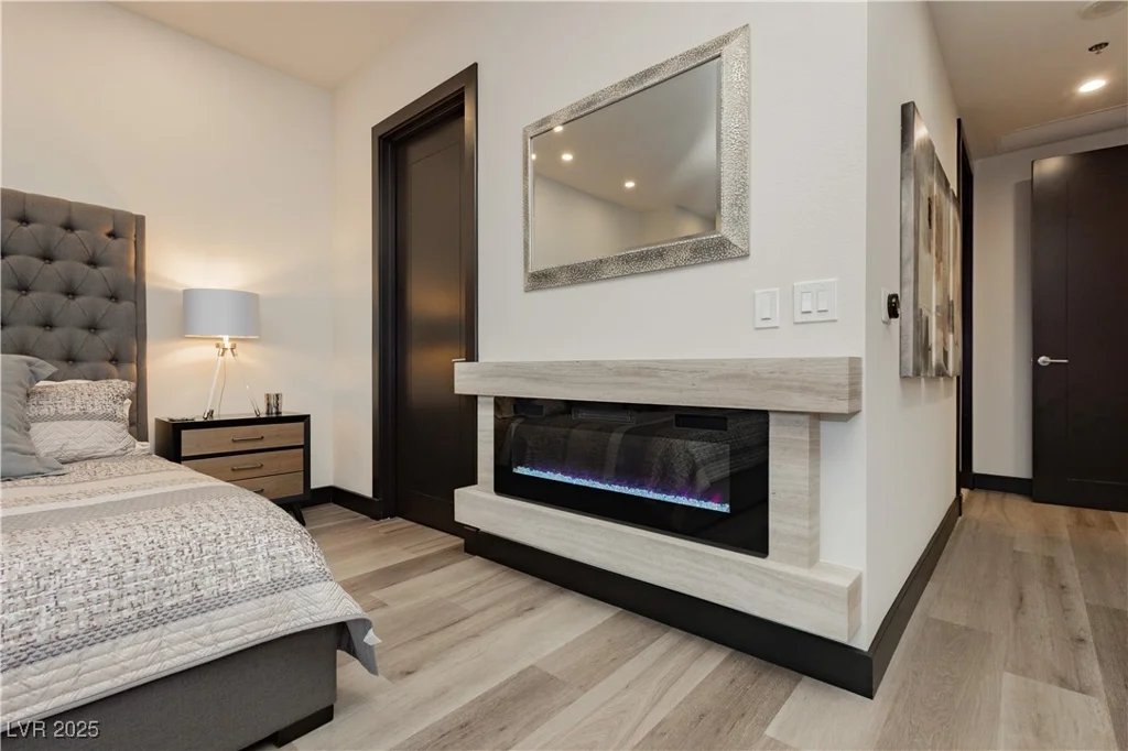 4575 Dean Martin, Las Vegas, NV 89103