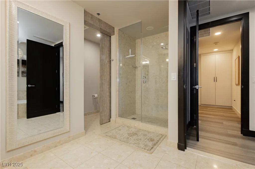 4575 Dean Martin, Las Vegas, NV 89103