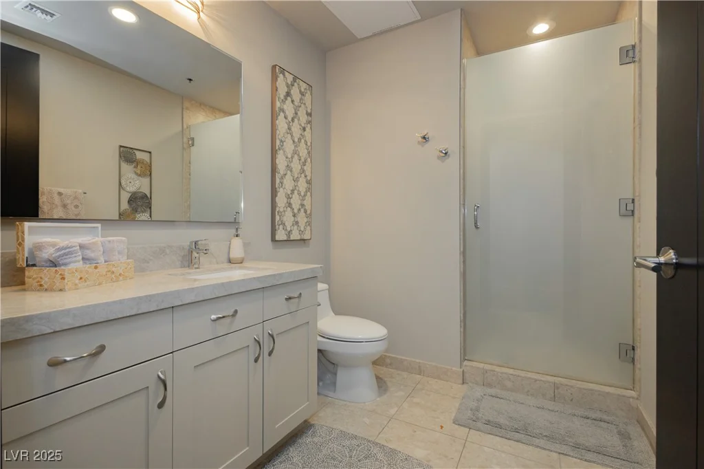 4575 Dean Martin, Las Vegas, NV 89103