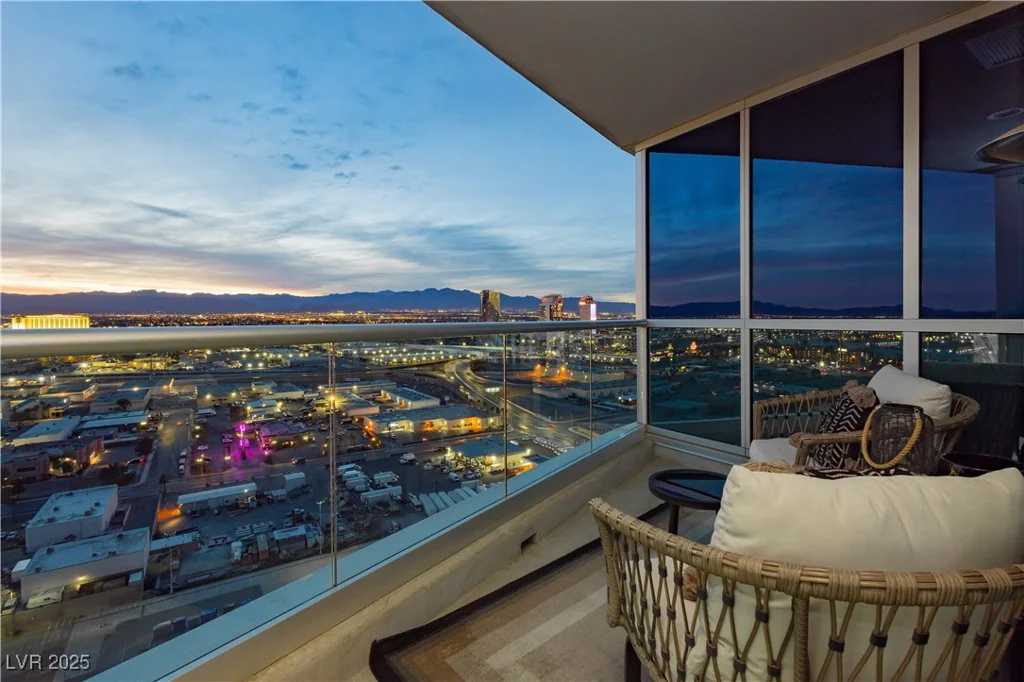4575 Dean Martin, Las Vegas, NV 89103