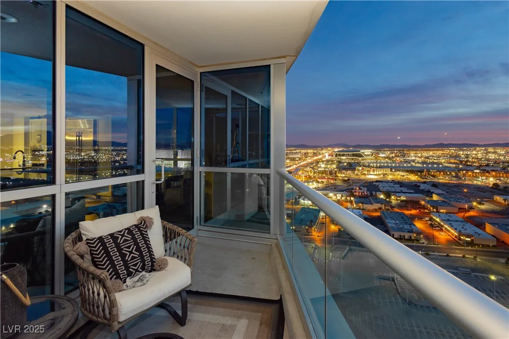 4575 Dean Martin, Las Vegas, NV 89103