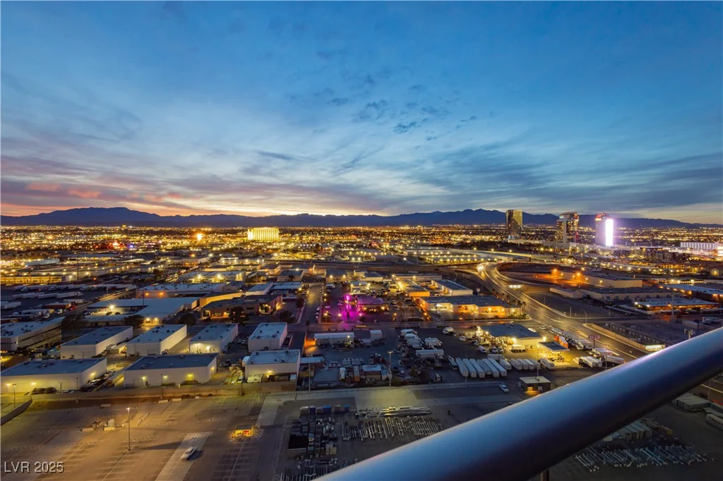 4575 Dean Martin, Las Vegas, NV 89103