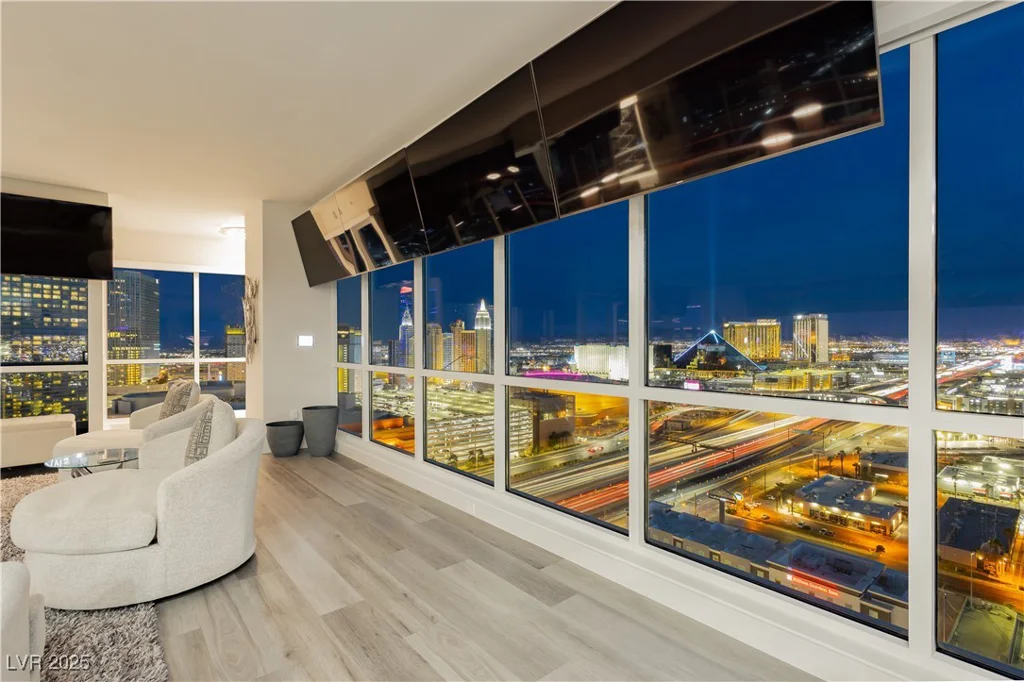 4575 Dean Martin, Las Vegas, NV 89103