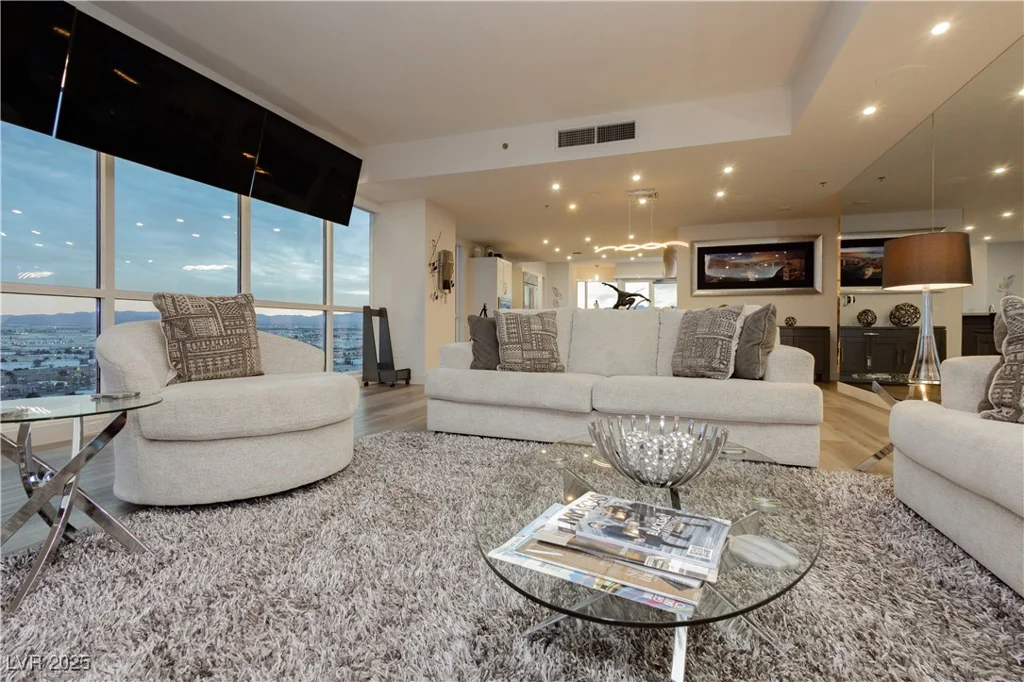 4575 Dean Martin, Las Vegas, NV 89103