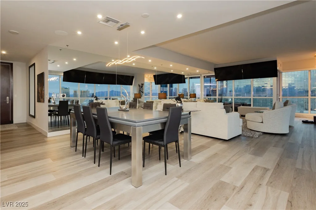 4575 Dean Martin, Las Vegas, NV 89103