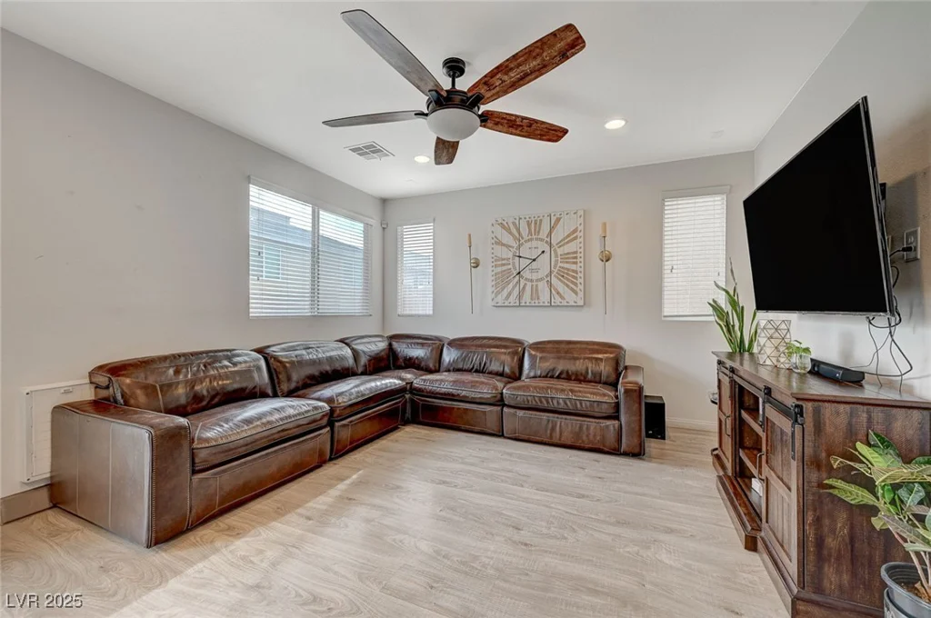 7856 Pyramid Peak, Las Vegas, NV 89166