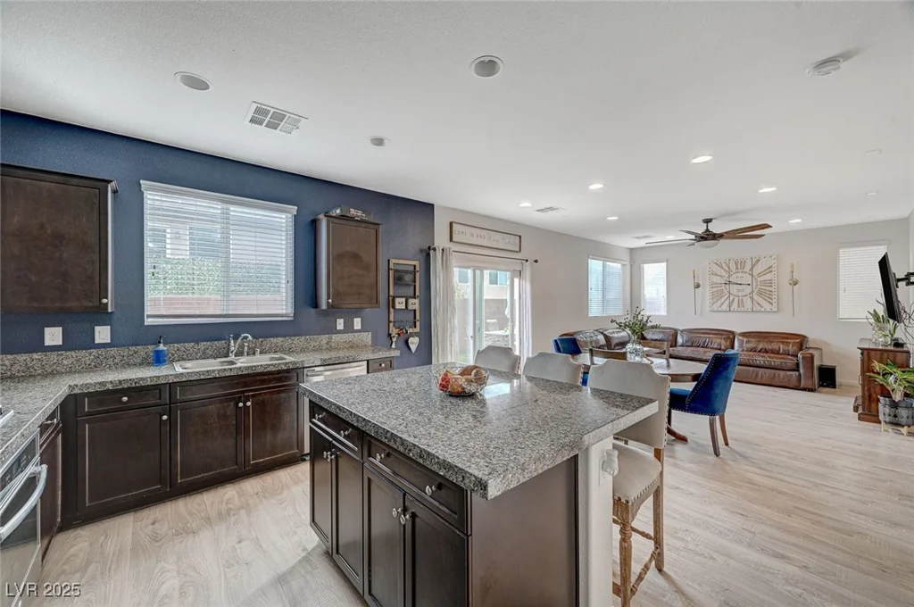 7856 Pyramid Peak, Las Vegas, NV 89166