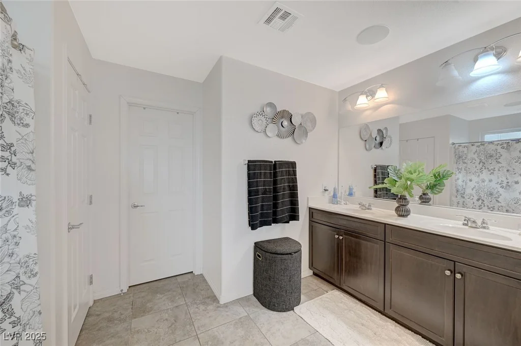 7856 Pyramid Peak, Las Vegas, NV 89166