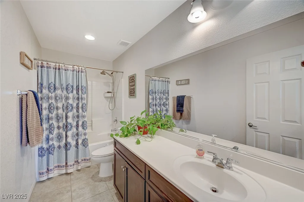 7856 Pyramid Peak, Las Vegas, NV 89166
