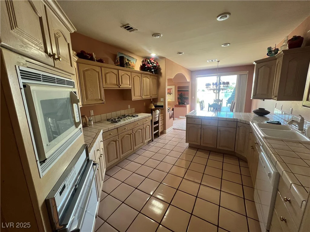 3177 Lido Isle, Las Vegas, NV 89117