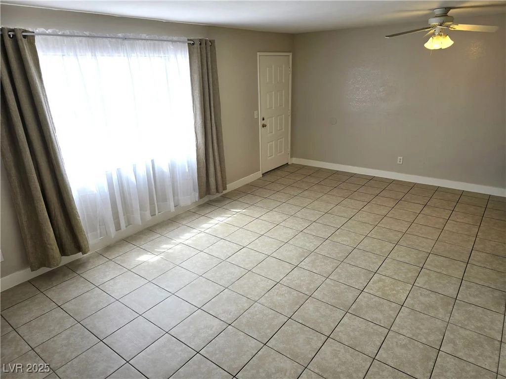 4368 Vornsand, Las Vegas, NV 89115